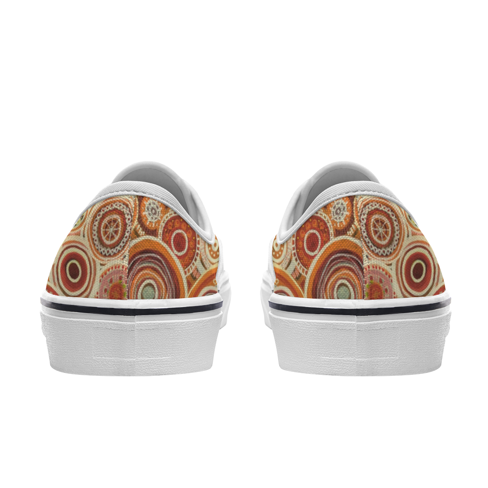 Back Sneakers with intricate pattern of interlocked circles in a ginger colour scheme