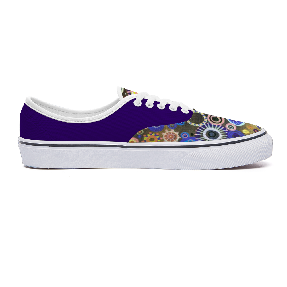 The inside of the shoe is purple, the front is the painting of diatoms.