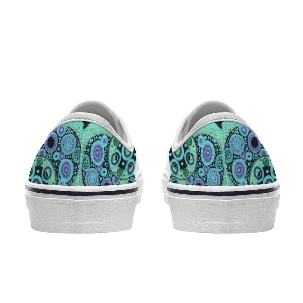 Back Sneakers with intricate pattern of interlocked circles in a teal purple colour scheme